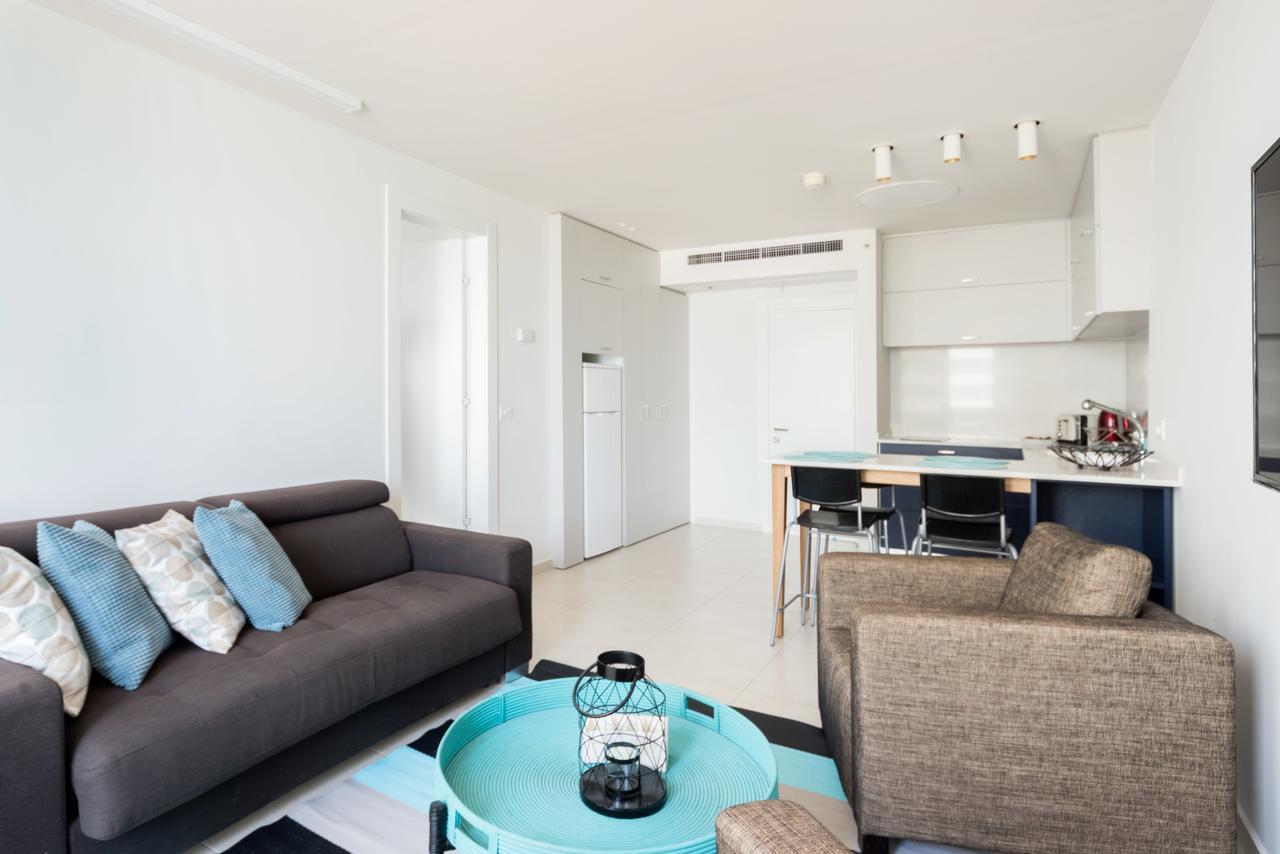 Beach Apartment- Breathtaking Views With Bomb Shelter Herzliya ภายนอก รูปภาพ